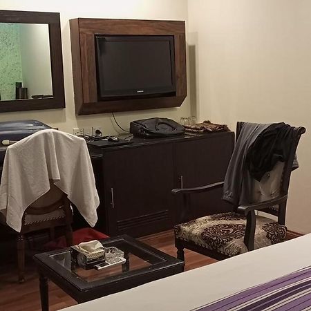 Hira Guest House カラチ エクステリア 写真