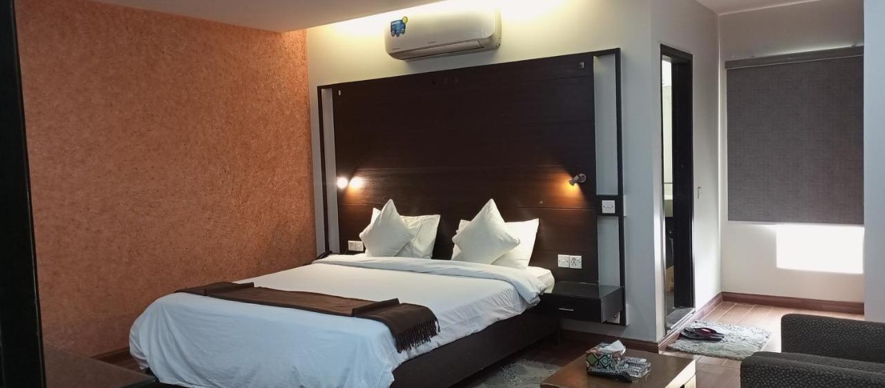 Hira Guest House カラチ エクステリア 写真