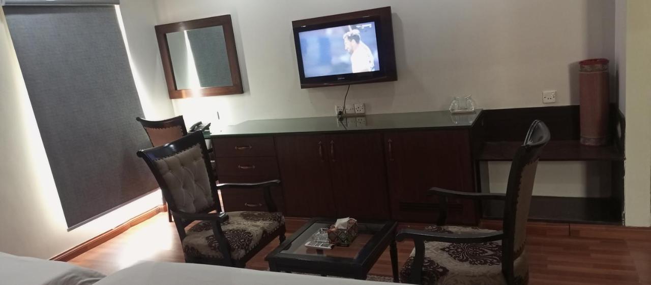 Hira Guest House カラチ エクステリア 写真