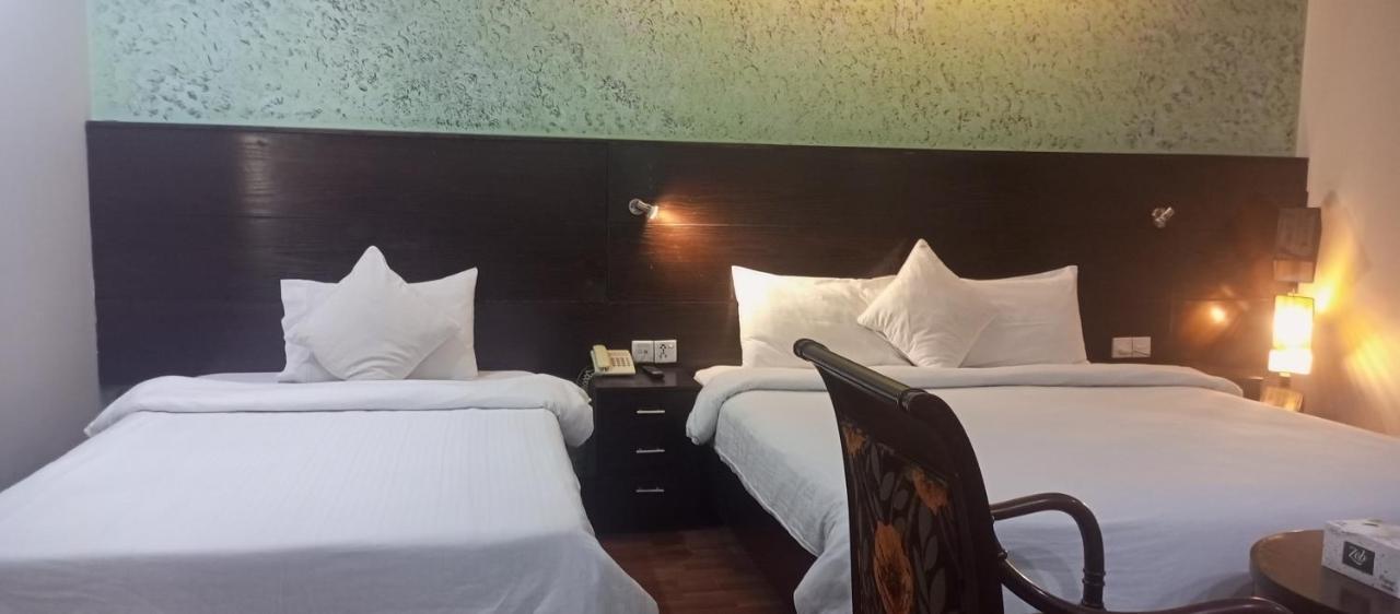 Hira Guest House カラチ エクステリア 写真
